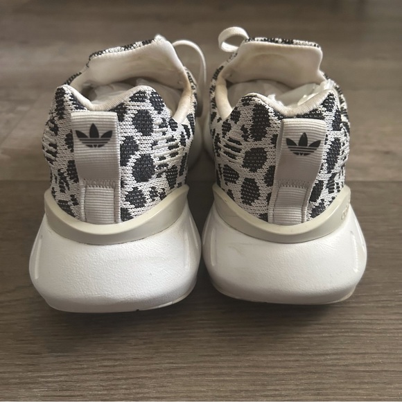 Women’s adidas Swift Run 22 Sneaker Shoes Size 9.5 - Picture 8 of 10